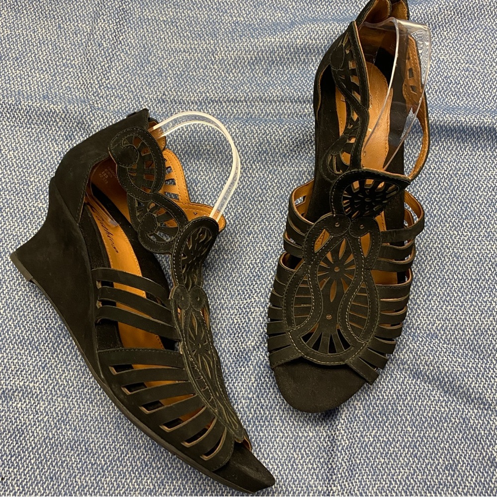 NEW Earthies Caradonna black wedge leather heels womens size 12, med. width.